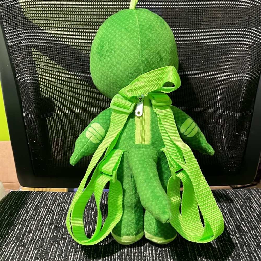 PJ Masks Green Gekko Plush Backpack - Picture 3 of 8
